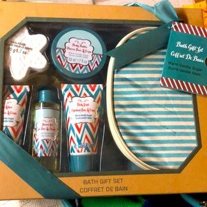 🐝Bath gift set. 6 pc set. Warm vanilla sugar